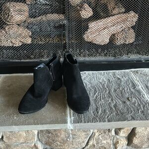 Booties: Sonoma Size 7 Medium, Black
Worn once